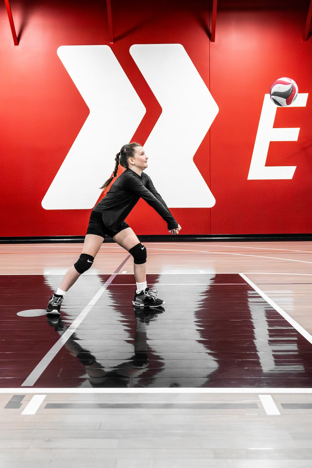 volleyball player prepares for a bump